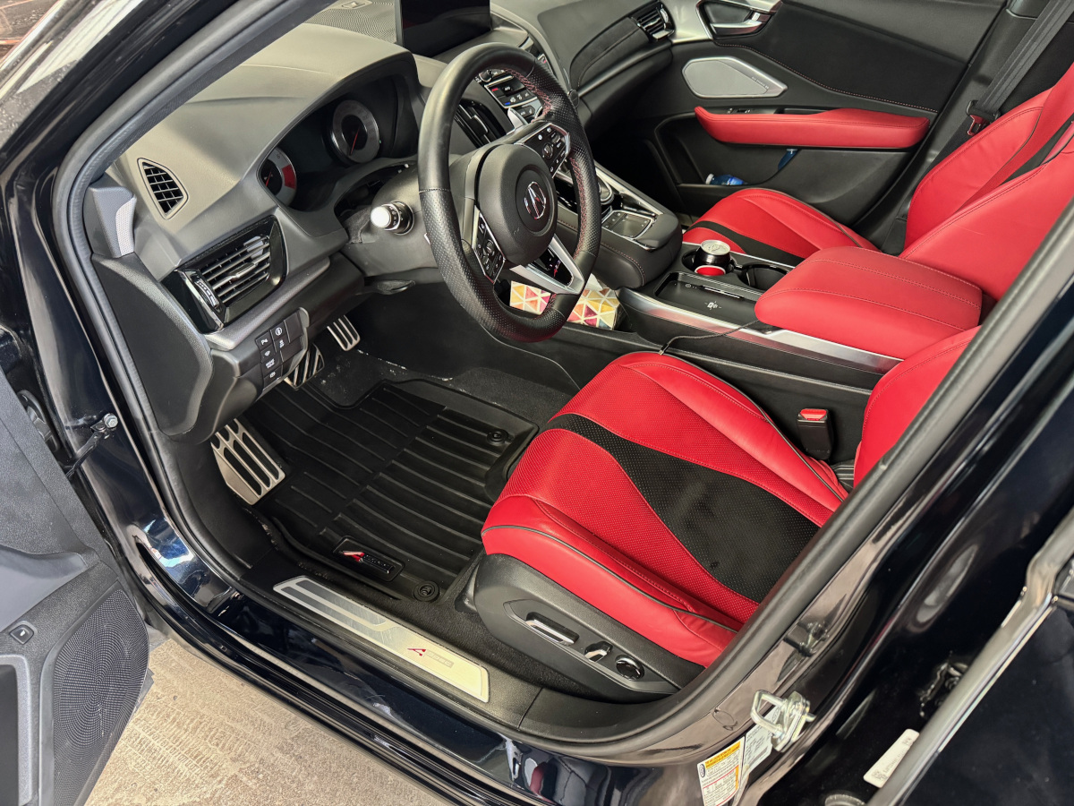 Vehicle interior after detailing