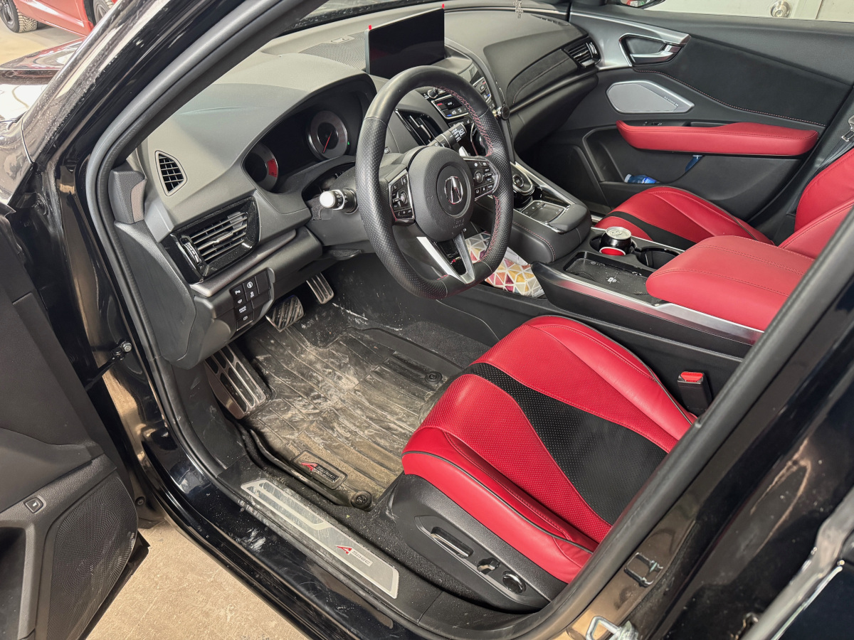 Vehicle interior before detailing