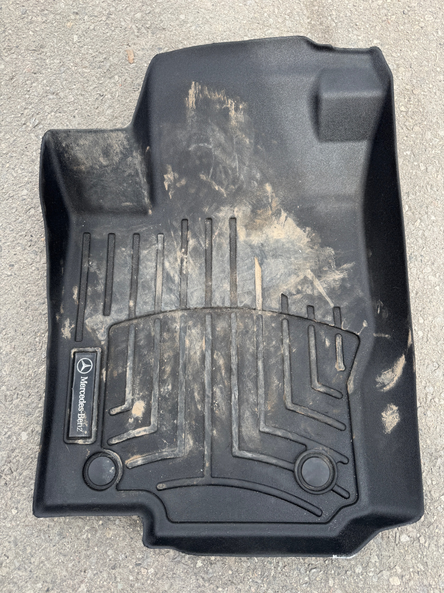 Floor mat before detailing